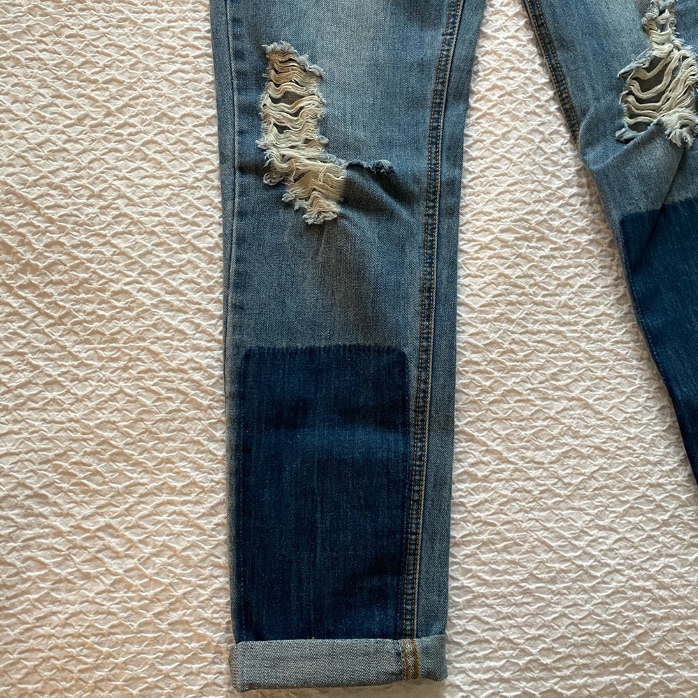Sunset & Spring Distressed Jeans - Picture 4 of 8